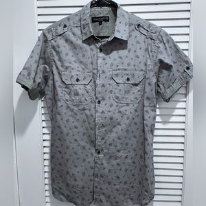 Men’s Medium Free Planet Gray Button Down Shirt